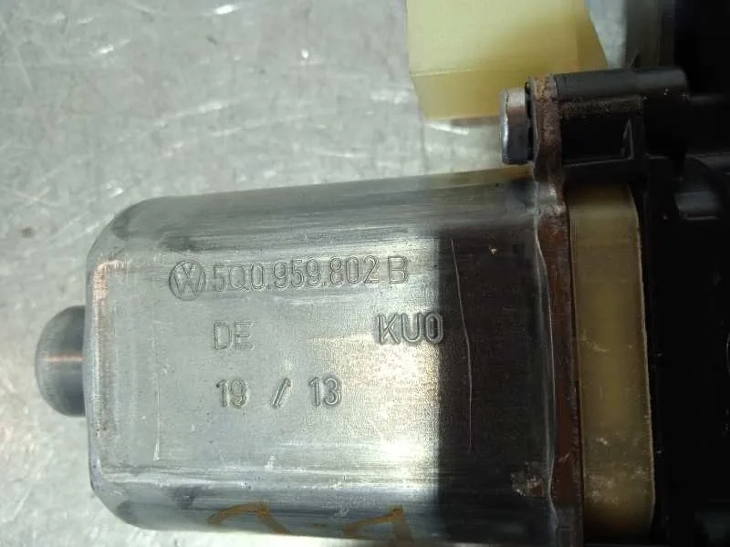 Motor Elevalunas Delantero Derecho para Seat Leon (5F1)