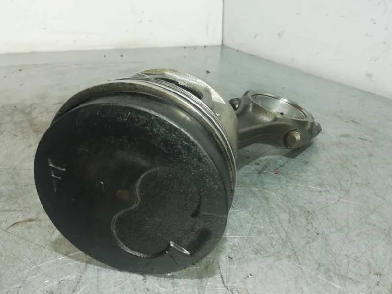 Piston para Mitsubishi L 200 (K6/7)