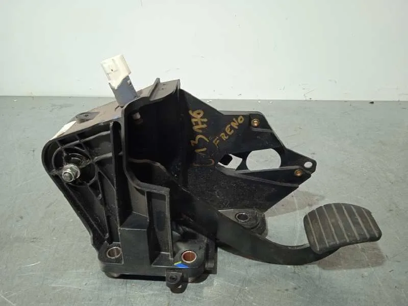 Pedal Freno para Renault Master Kipper Doka