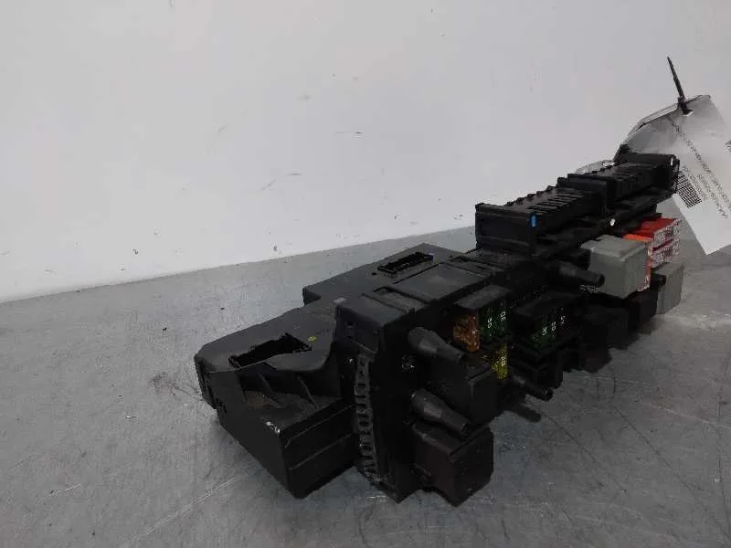 Caja Reles / Fusibles para Mercedes-Benz Clase C (W204) Familiar