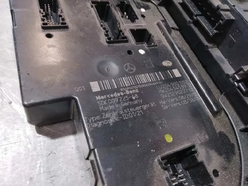 Caja Reles / Fusibles para Mercedes-Benz Clase C (W204) Familiar