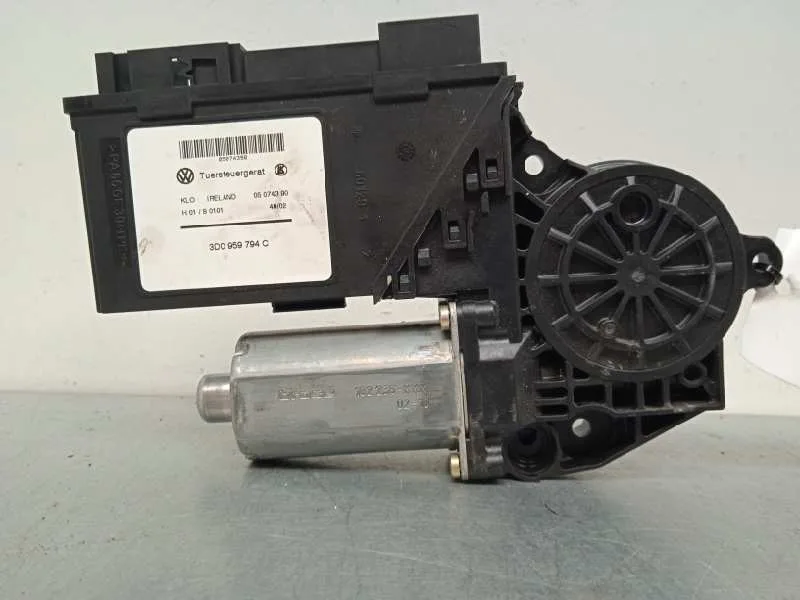 Motor Elevalunas Trasero Derecho para Volkswagen Touareg (7La)