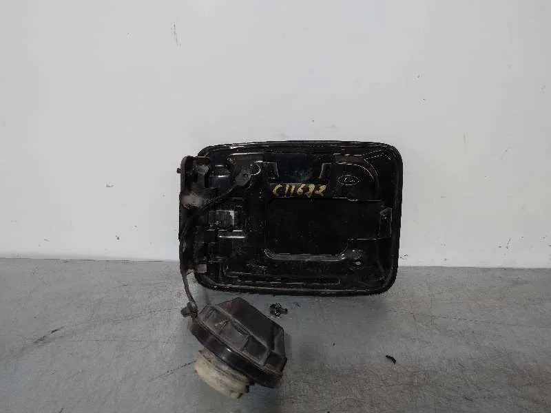 Tapa Exterior Combustible para Kia Sorento