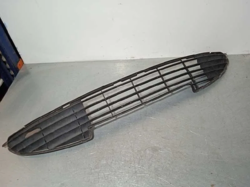 Rejilla Paragolpes Central para Peugeot 206 Berlina