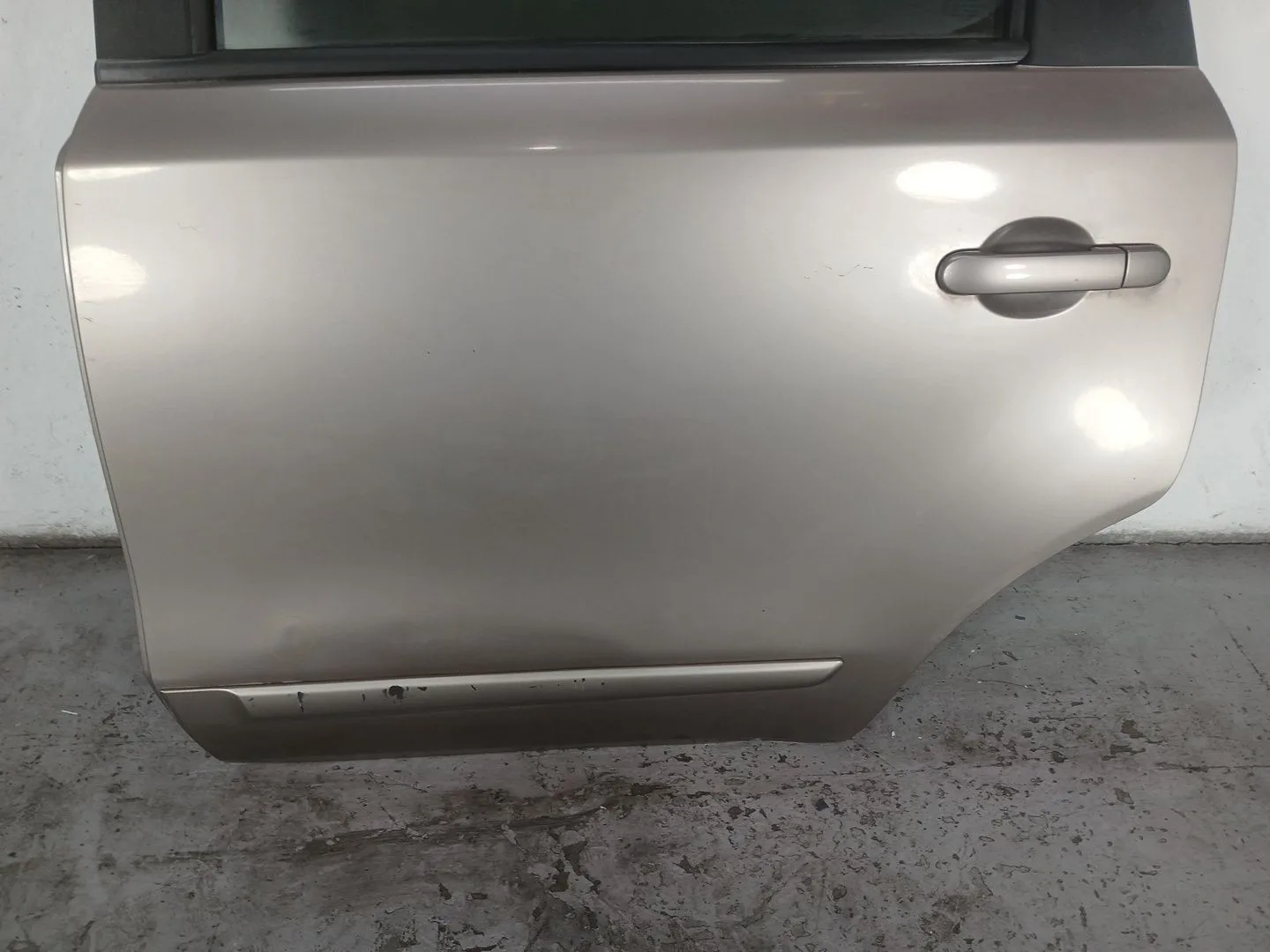 Puerta Trasera Izquierda para Nissan Note (E11E)