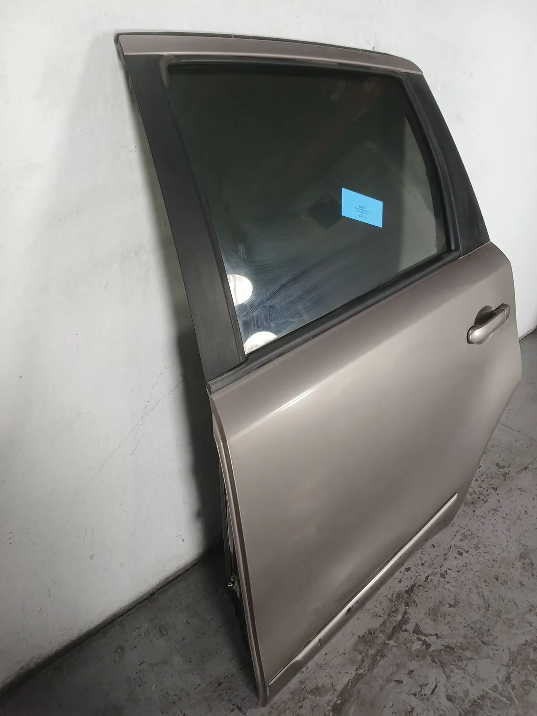 Puerta Trasera Izquierda para Nissan Note (E11E)