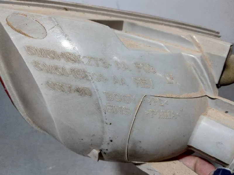 Catadioptrico para Ford Focus Berlina (Cap)
