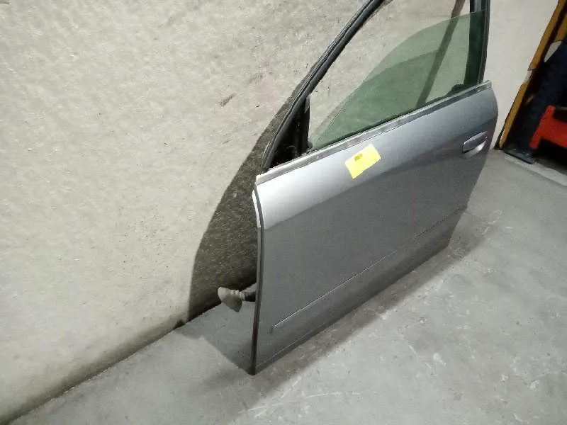 Puerta Delantera Izquierda para Audi A4 Berlina (8E)