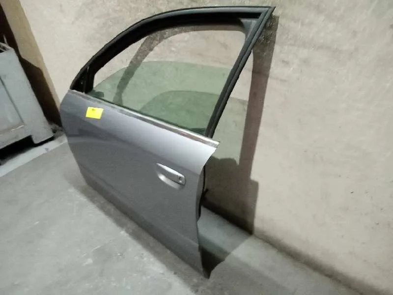 Puerta Delantera Izquierda para Audi A4 Berlina (8E)