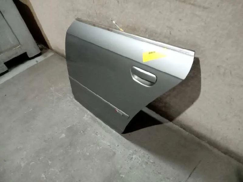 Puerta Trasera Izquierda para Audi A4 Berlina (8E)