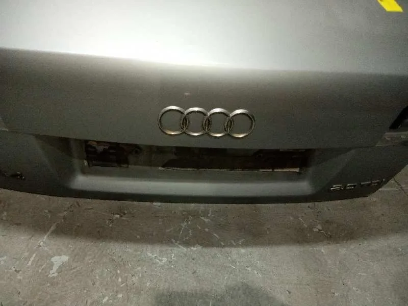 Tapa Maletero para Audi A4 Berlina (8E)