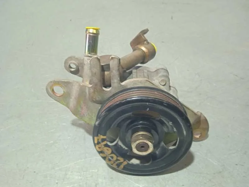 Bomba Direccion para Nissan Micra (K11)
