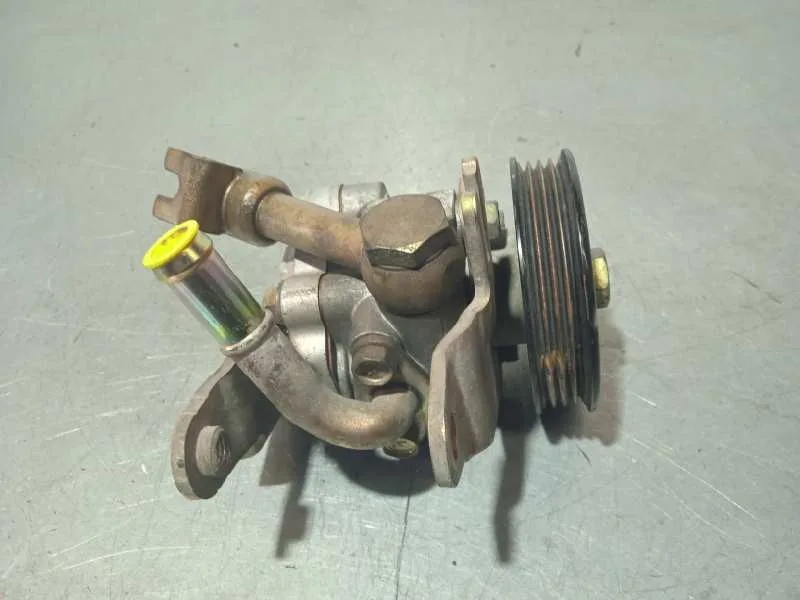 Bomba Direccion para Nissan Micra (K11)