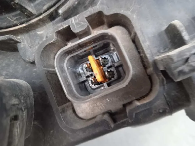 Faro Izquierdo para Kia Carnival