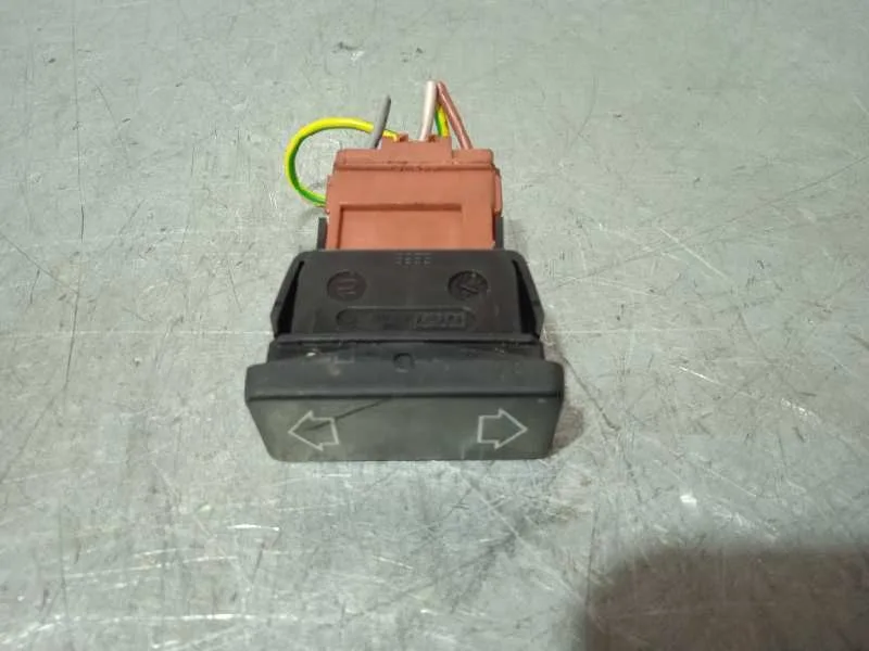 Mando Elevalunas Delantero Izquierdo para Peugeot 106 (S2)