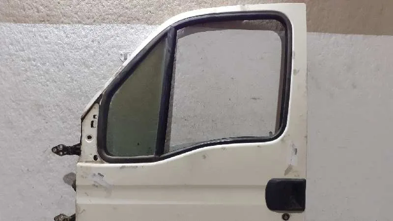 Puerta Delantera Izquierda para Iveco Daily Caja Cerrada (2006 =>)