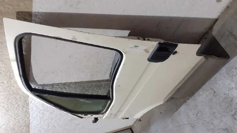Puerta Delantera Izquierda para Iveco Daily Caja Cerrada (2006 =>)