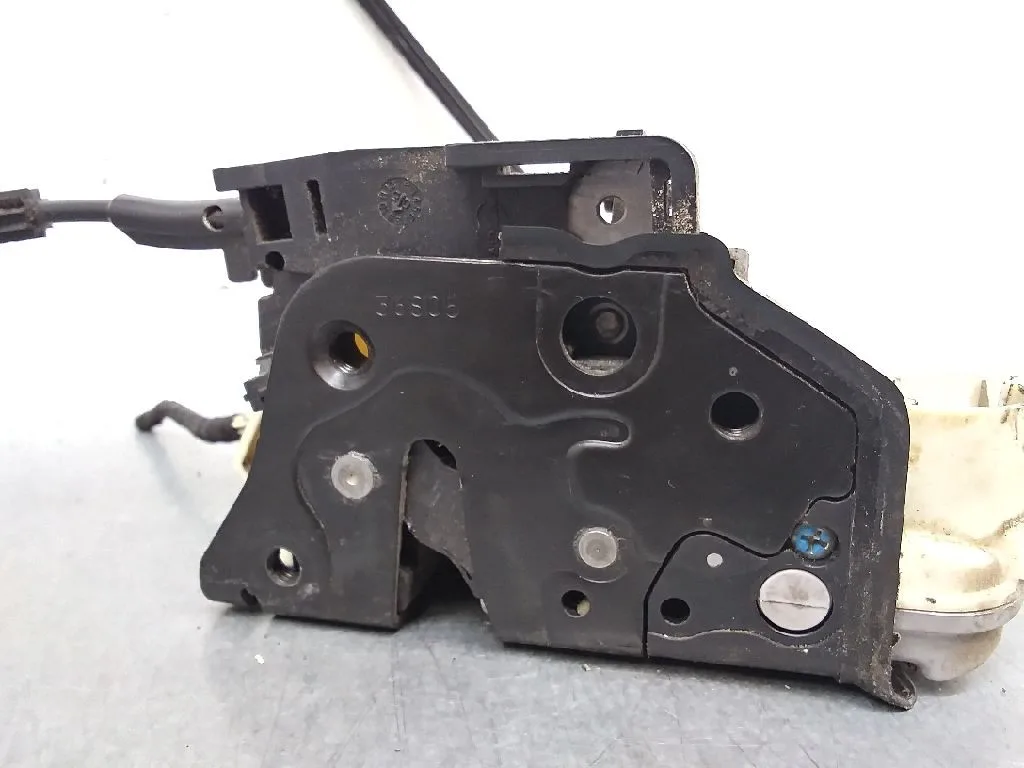 Cerradura Puerta Delantera Izquierda para Volkswagen Passat Berlina (3C2)