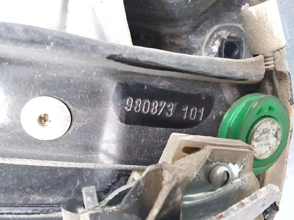 Elevalunas Delantero Izquierdo para Volkswagen Passat Berlina (3C2)