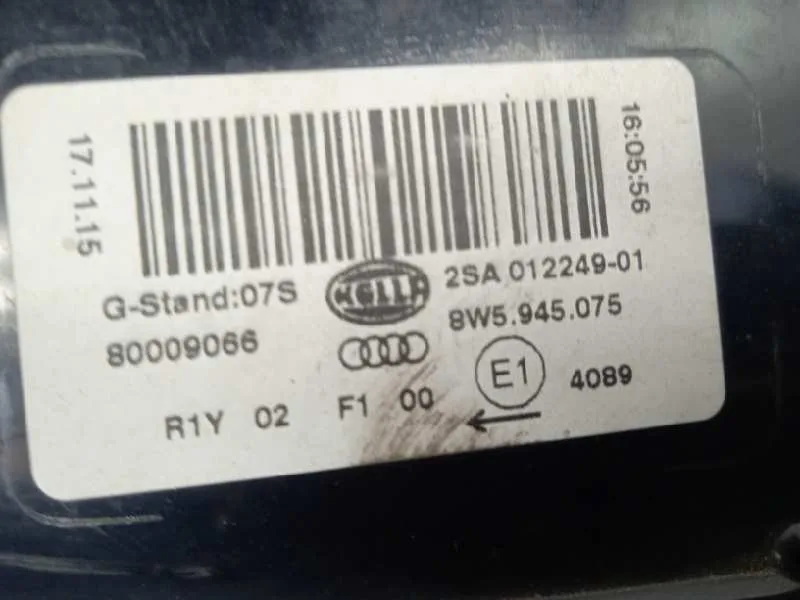 Piloto Trasero Izquierdo Interior para Audi A4 Berlina (8W2)