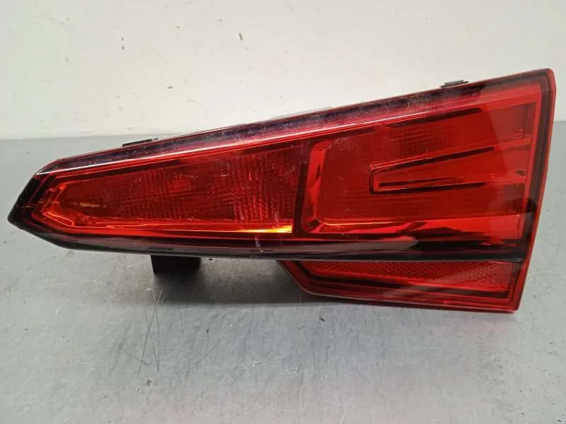Piloto Trasero Derecho Interior para Audi A4 Berlina (8W2)