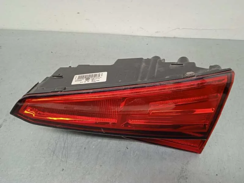 Piloto Trasero Derecho Interior para Audi A4 Berlina (8W2)