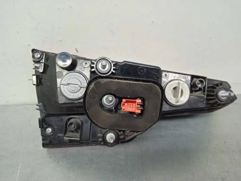 Piloto Trasero Derecho Interior para Audi A4 Berlina (8W2)
