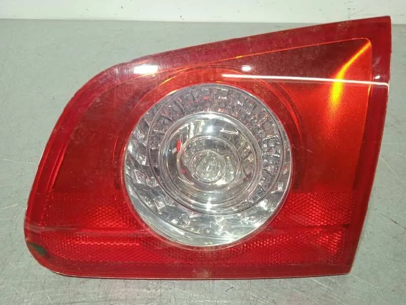 Piloto Trasero Derecho Interior para Volkswagen Passat Variant (3C5)