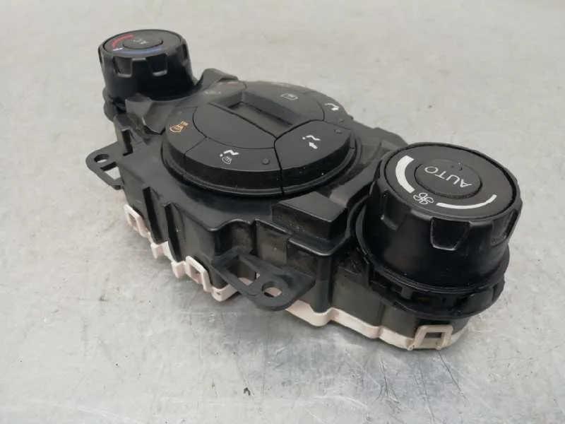 Mando Climatizador para Ford Fiesta (Cb1)