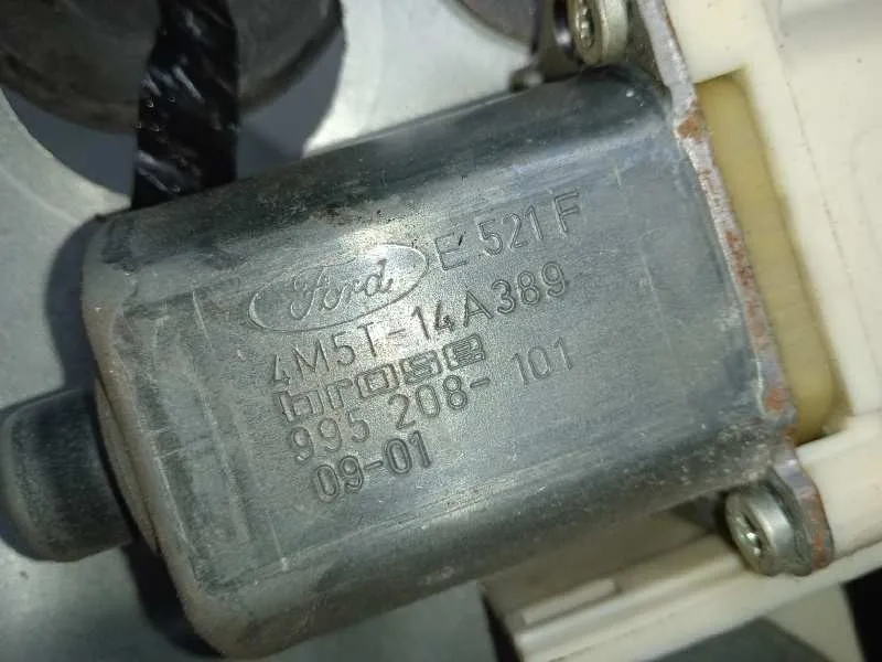 Elevalunas Delantero Izquierdo para Ford Focus Lim. (Cb4)
