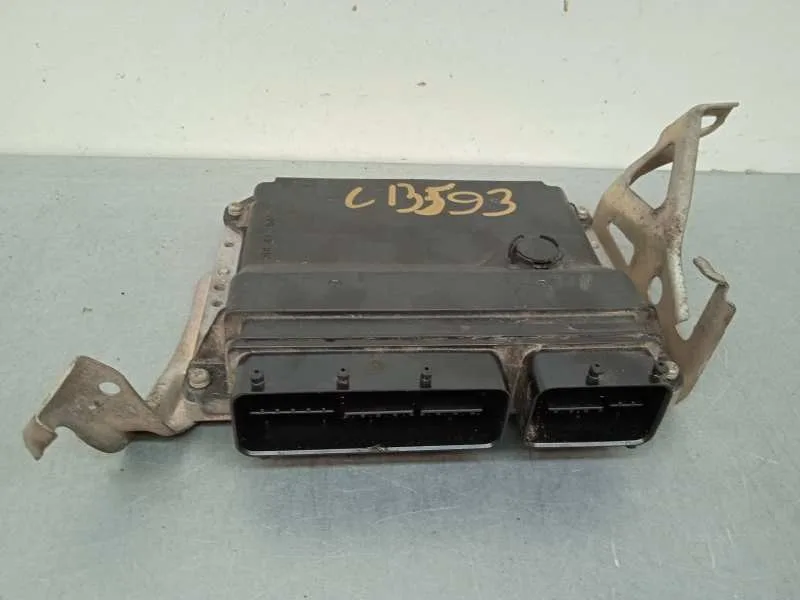 Centralita Motor Uce para Toyota Auris