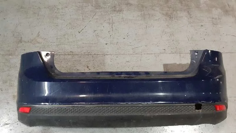 Paragolpes Trasero para Ford Focus Lim. (Cb8)