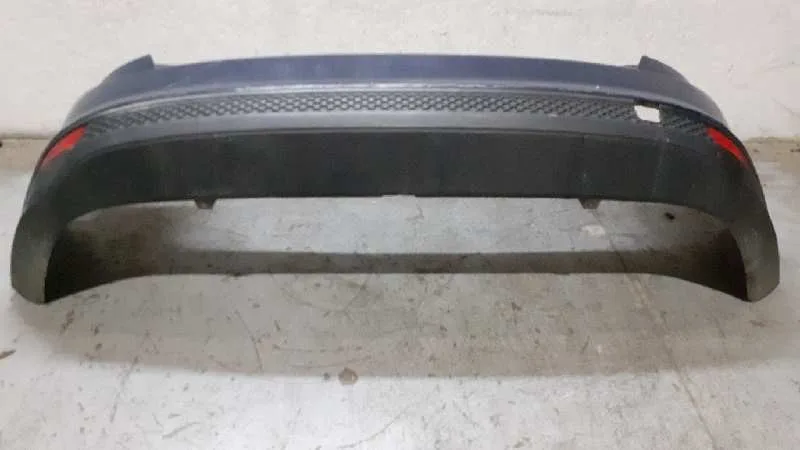 Paragolpes Trasero para Ford Focus Lim. (Cb8)