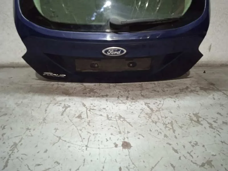Porton Trasero para Ford Focus Lim. (Cb8)