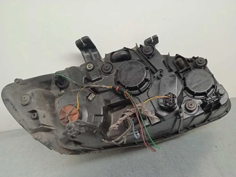 Faro Izquierdo para Ssangyong Rodius