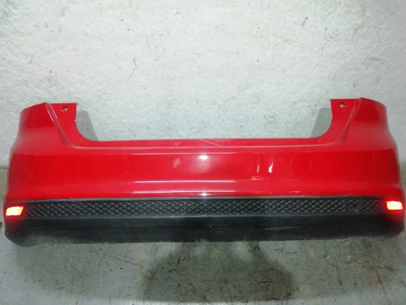 Paragolpes Trasero para Ford Focus Lim. (Cb8)