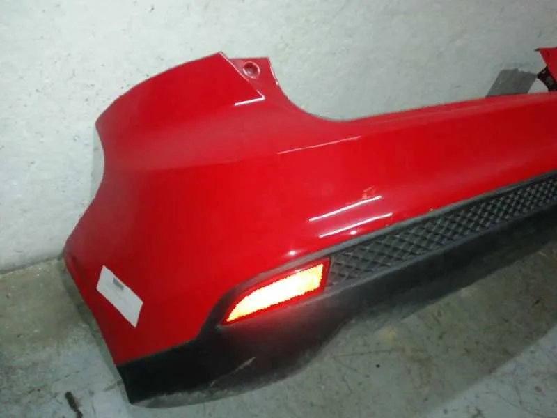 Paragolpes Trasero para Ford Focus Lim. (Cb8)