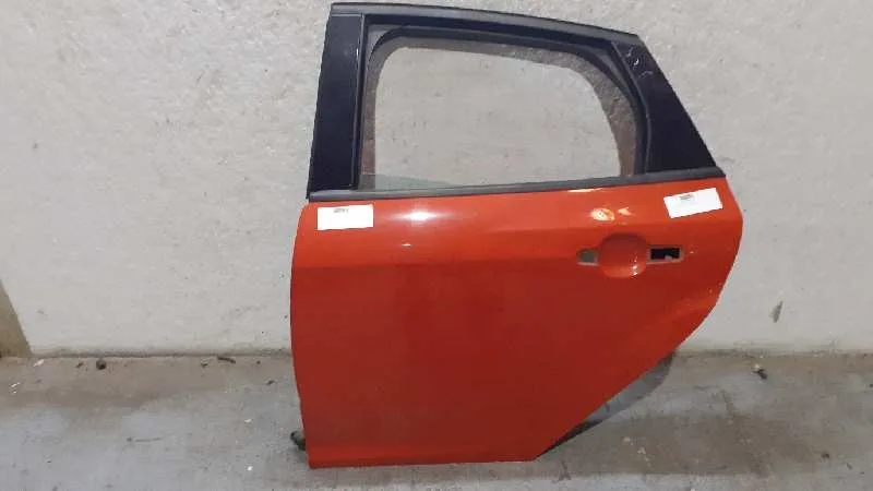 Puerta Trasera Izquierda para Ford Focus Lim. (Cb8)
