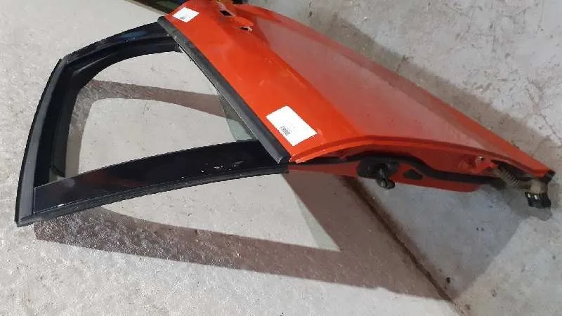 Puerta Trasera Izquierda para Ford Focus Lim. (Cb8)