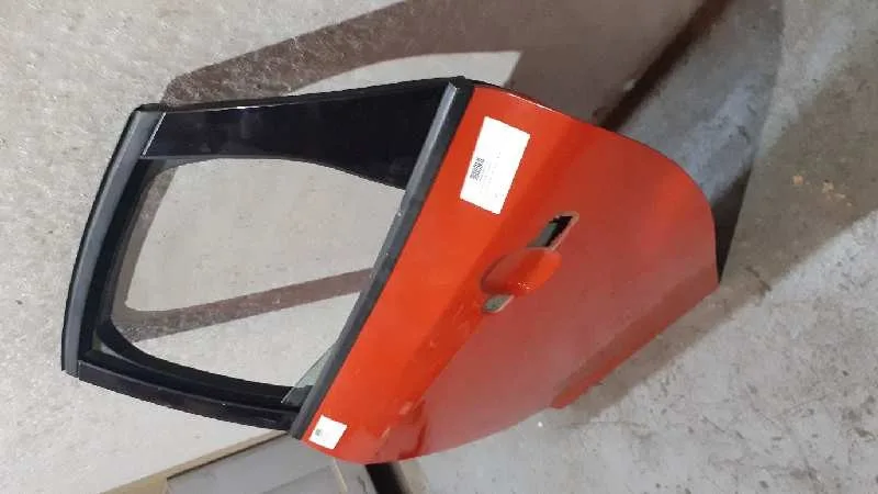 Puerta Trasera Izquierda para Ford Focus Lim. (Cb8)