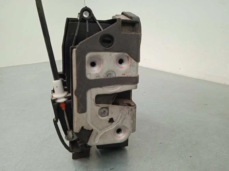 Cerradura Puerta Trasera Izquierda para Ford Focus Lim. (Cb8)