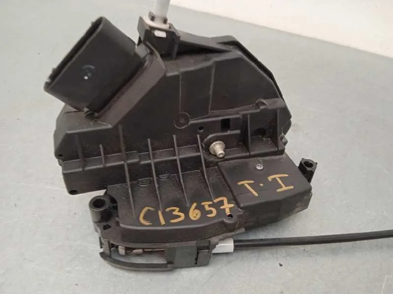 Cerradura Puerta Trasera Izquierda para Ford Focus Lim. (Cb8)