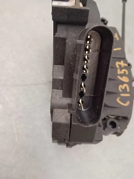 Cerradura Puerta Trasera Izquierda para Ford Focus Lim. (Cb8)