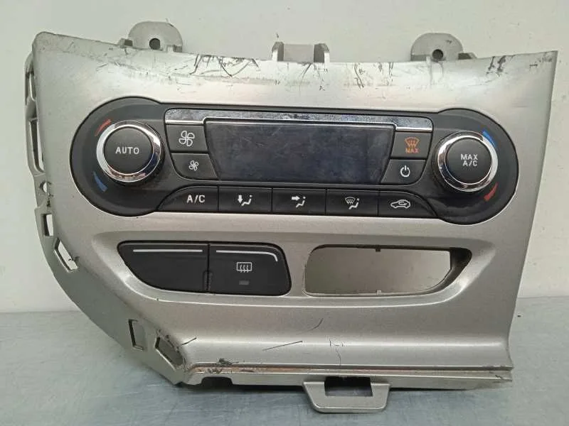 Mando Climatizador para Ford Focus Lim. (Cb8)