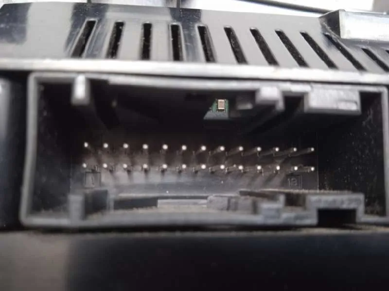 Mando Climatizador para Ford Focus Lim. (Cb8)
