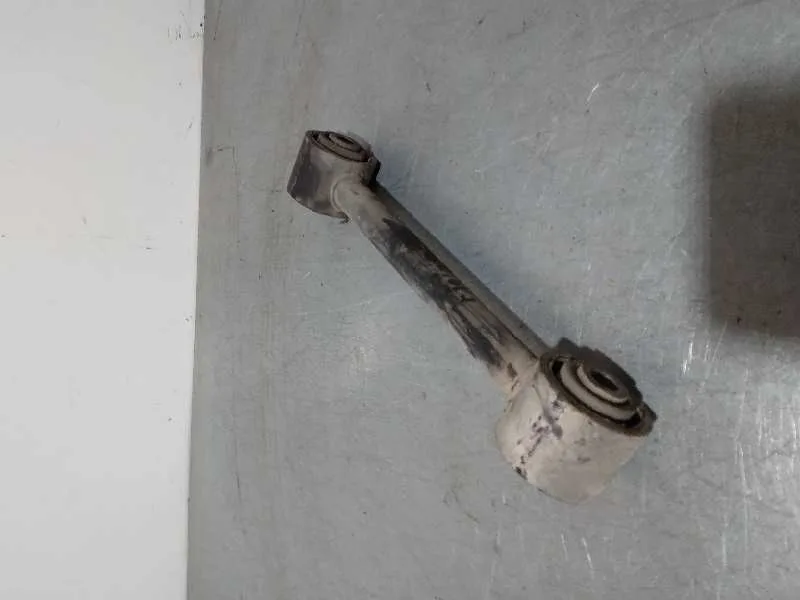 Tirante Trasero Derecho para Nissan Terrano/Terrano.ii (R20)