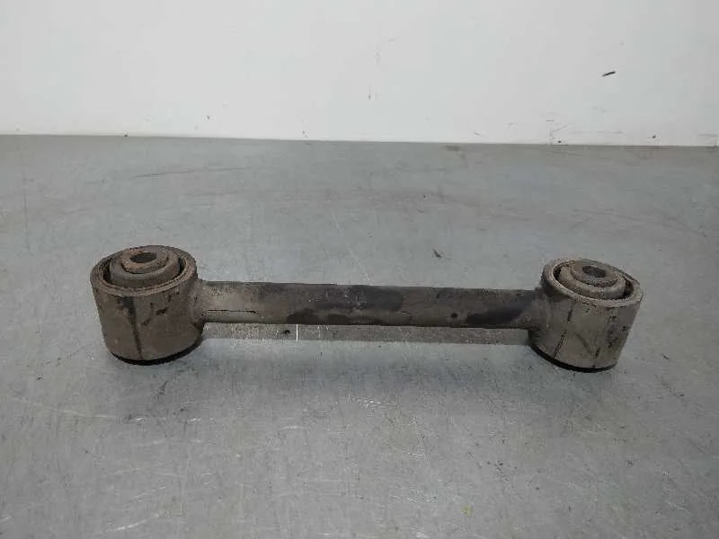 Tirante Trasero Izquierdo para Nissan Terrano/Terrano.ii (R20)
