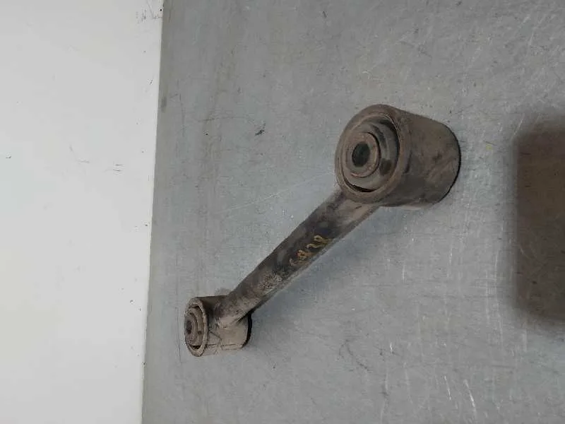 Tirante Trasero Izquierdo para Nissan Terrano/Terrano.ii (R20)