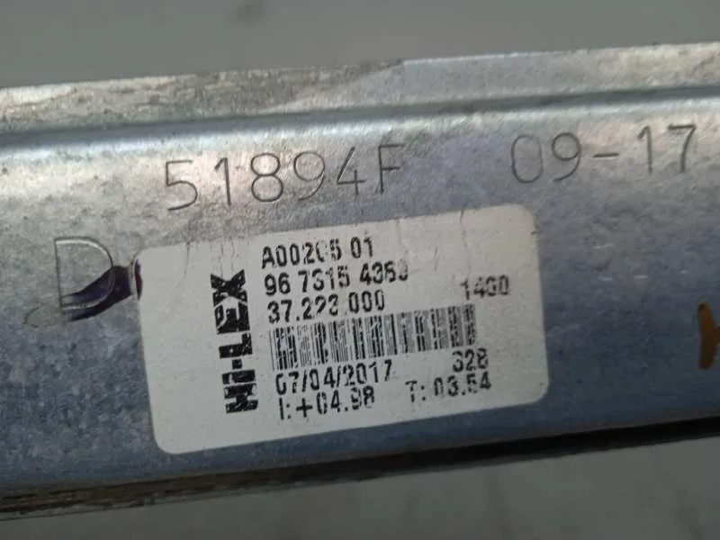 Elevalunas Delantero Derecho para Peugeot 208