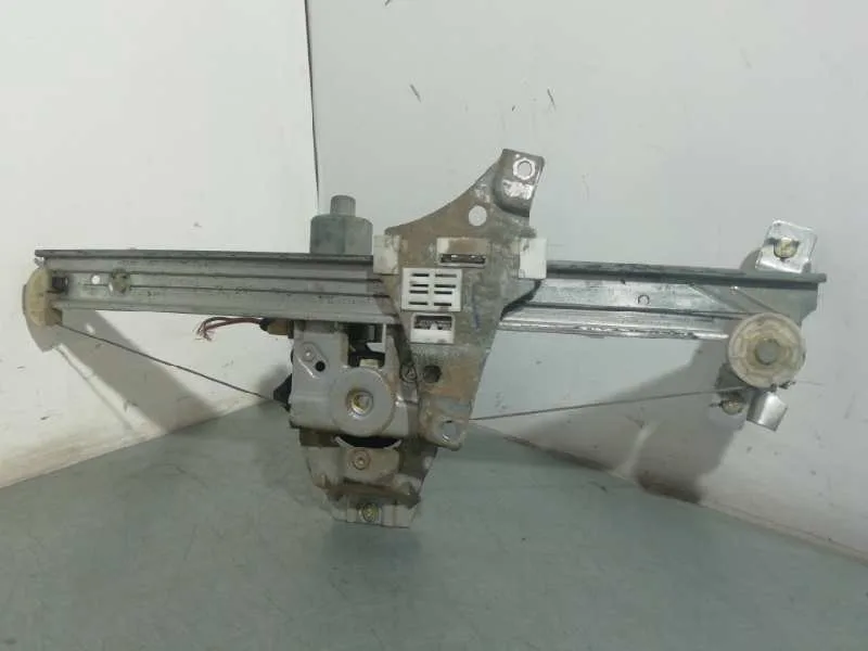 Elevalunas Delantero Derecho para Toyota Avensis Berlina (T 22)